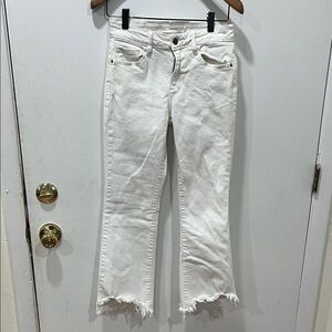 Elegant White Frayed Hem Women's Flare Jeans